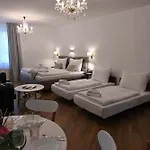 Kaiserstein Palace *