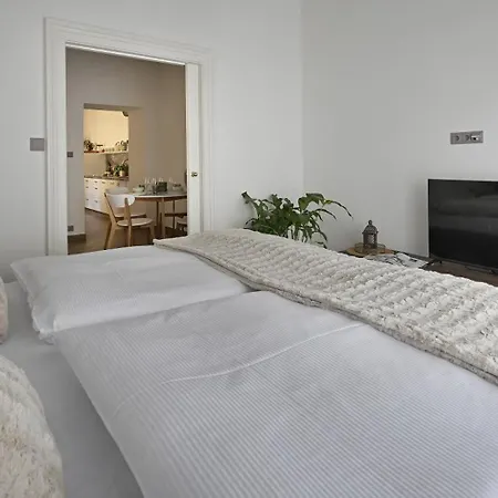 Kaiserstein Palace Apartment