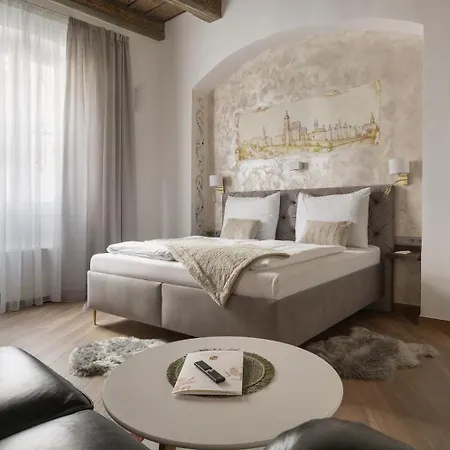 Kaiserstein Palace Apartment