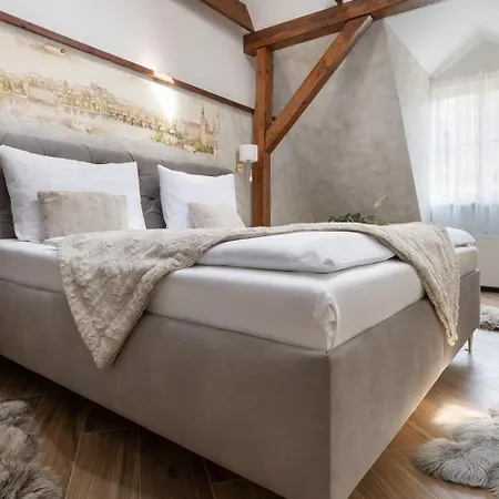 Kaiserstein Palace Apartment *