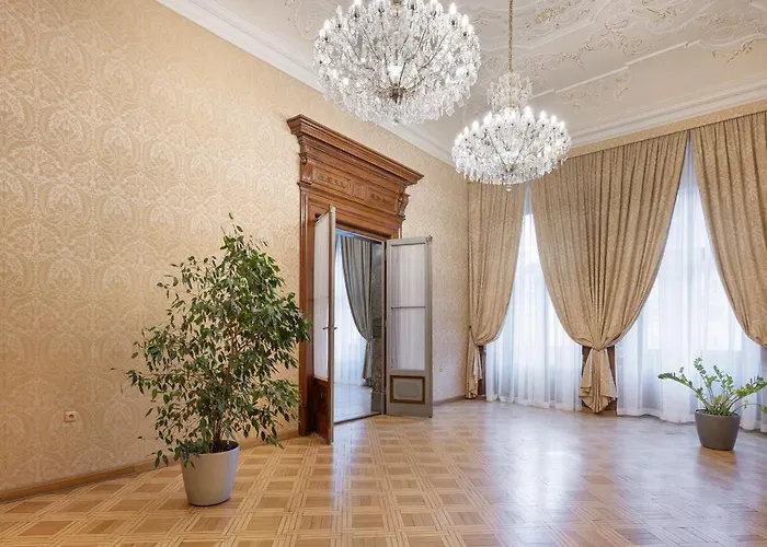 Kaiserstein Palace *