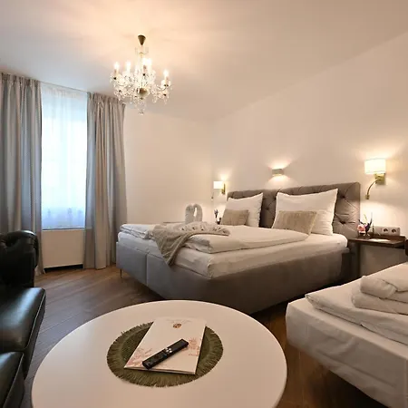 Kaiserstein Palace Apartman *